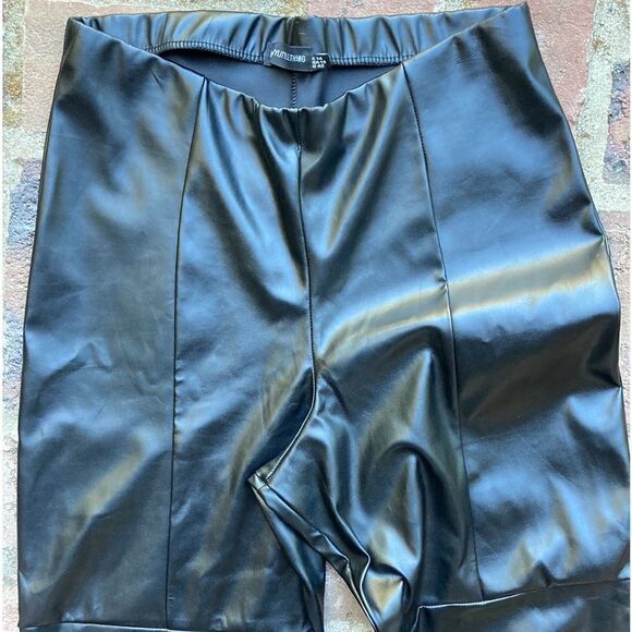 Pretty Little Thing High Waisted PullOn Faux Leather Black Leggings Size 10 - Picture 2 of 10